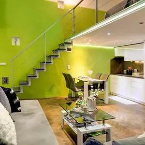 Feel Different Apartment